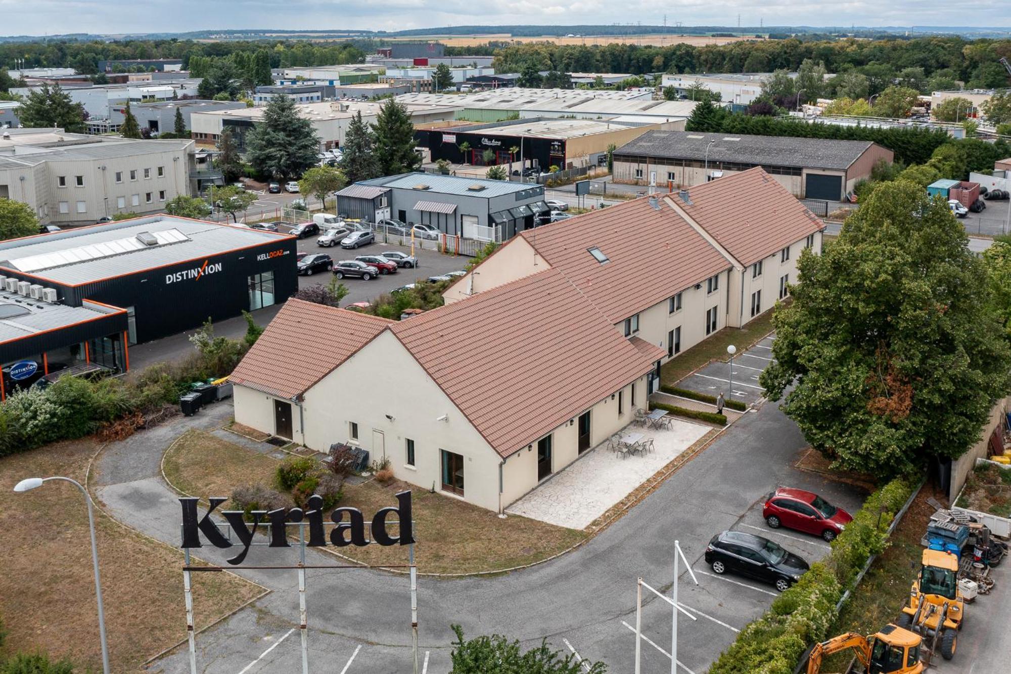 Отель Kyriad Creil - Chantilly Nord Экстерьер фото